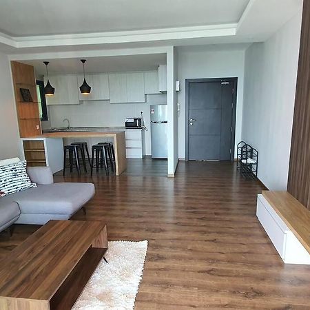 Close Lovely Vivacity Jazz Suite Cozy Condo With 2 Cards Kuching Kültér fotó